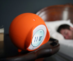 IDEE REGALO ORIGINALI SVEGLIE PARTICOLARI CLOCKY ALARM