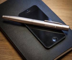 idee regalo originali penna caricabatteria