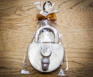 IDEE REGALO ORIGINALI CIOCCOLATO AL LATTE A FORMA DI LUCCHETTO