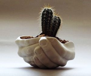 idee regalo originali regali per la casa vaso a forma di mani