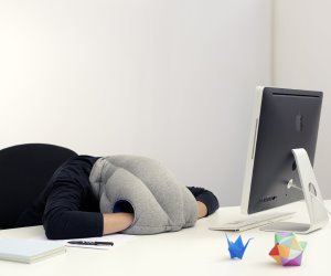 IDEE REGALO ORIGINALI GADGETS ostrich pillow