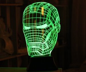 IDEE REGALO ORIGINALI LAMPADA DA TAVOLO IRONMAN