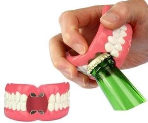 IDEE REGALO ORIGINALI APRIBOTTIGLIE DENTIERA