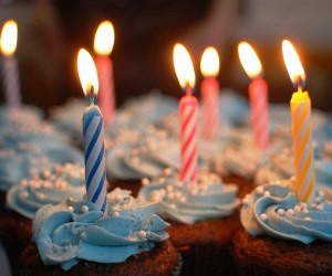 INVIARE SPEDIRE FIORI ONLINE AMORE COMPLEANNO LUTTO FUNERALE BATTESIMO LAUREA