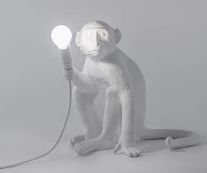 LAMPADA DA TAVOLO DESIGN MONKEY SEDUTA