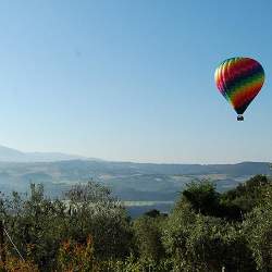 VOLI VOLO VOLARE VIAGGI VIAGGIO VIAGGIARE GIRO GIRI TOUR IN MONGOLFIERA rieti
