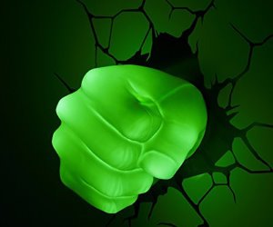 idee regalo originali per la casa pugno di hulk lampada da parete