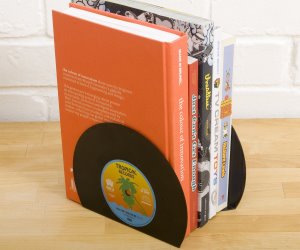 idee regalo originali per la casa reggilibbri a forma di dischi in vinile