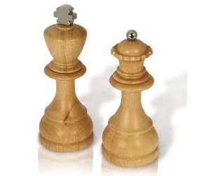idee regalo originali macina pepe e sale a forma di scacchi