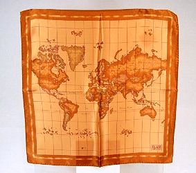 idee regalo originali regali per donna foulard alviero martini con stampa di mappamondo antico