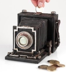 IDEE REGALO ORIGINALI SALVADANAIO A FORMA DI MACCHINA FOTOGRAFICA VINTAGE